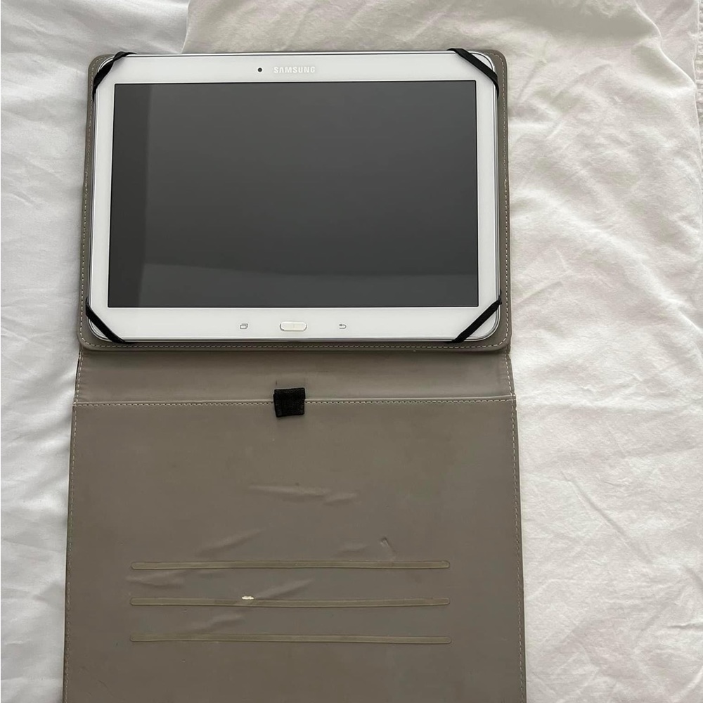 Samsung Galaxy Tab 4 10.1in 16gb tablet.